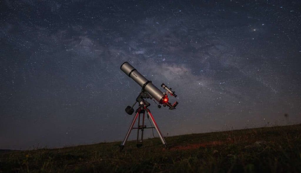 Les points de Lagrange : histoire et impacts en astronomie