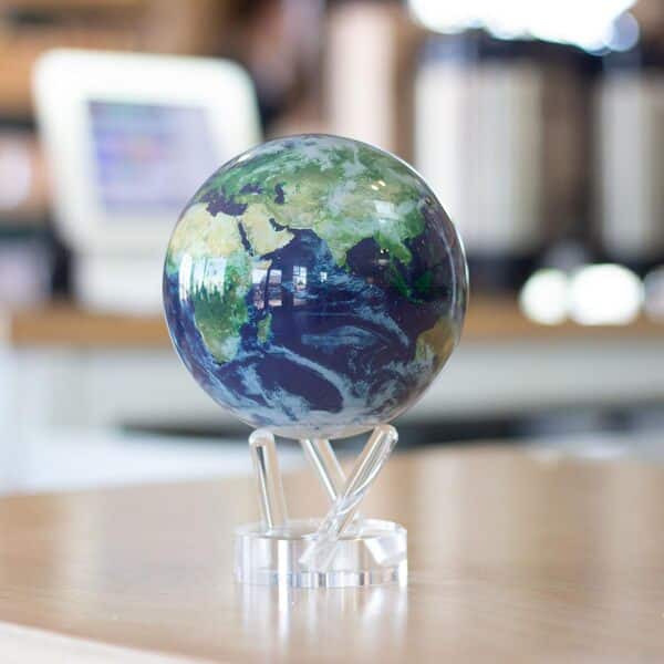 Globe MOVA Terre avec Nuages – 11,5 cm, Globe Auto-Rotatif avec Lumière | Mouvement Silencieux, Sans Piles ni Câbles | Décoration Unique de Bureau ou Cadeau pour Passionnés de l’Espace