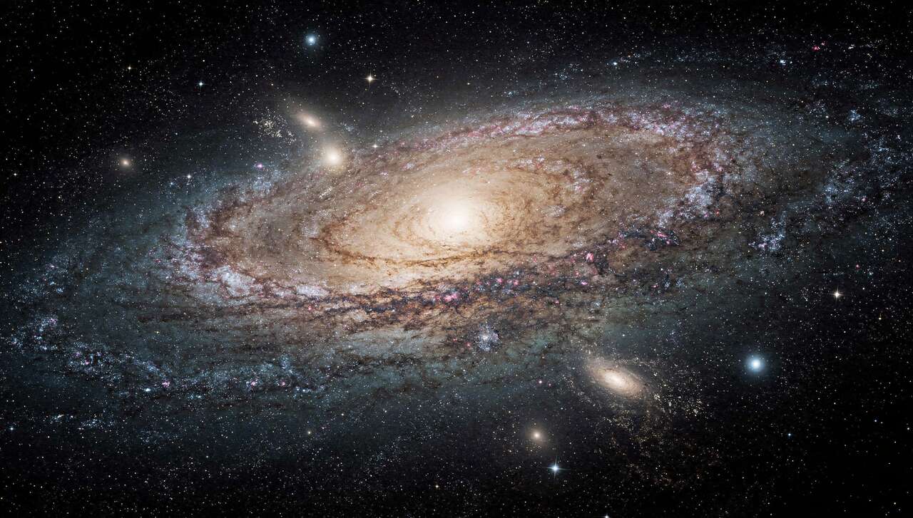 Poussière Interstellaire dans la Voie Lactée : mystères et Impacts